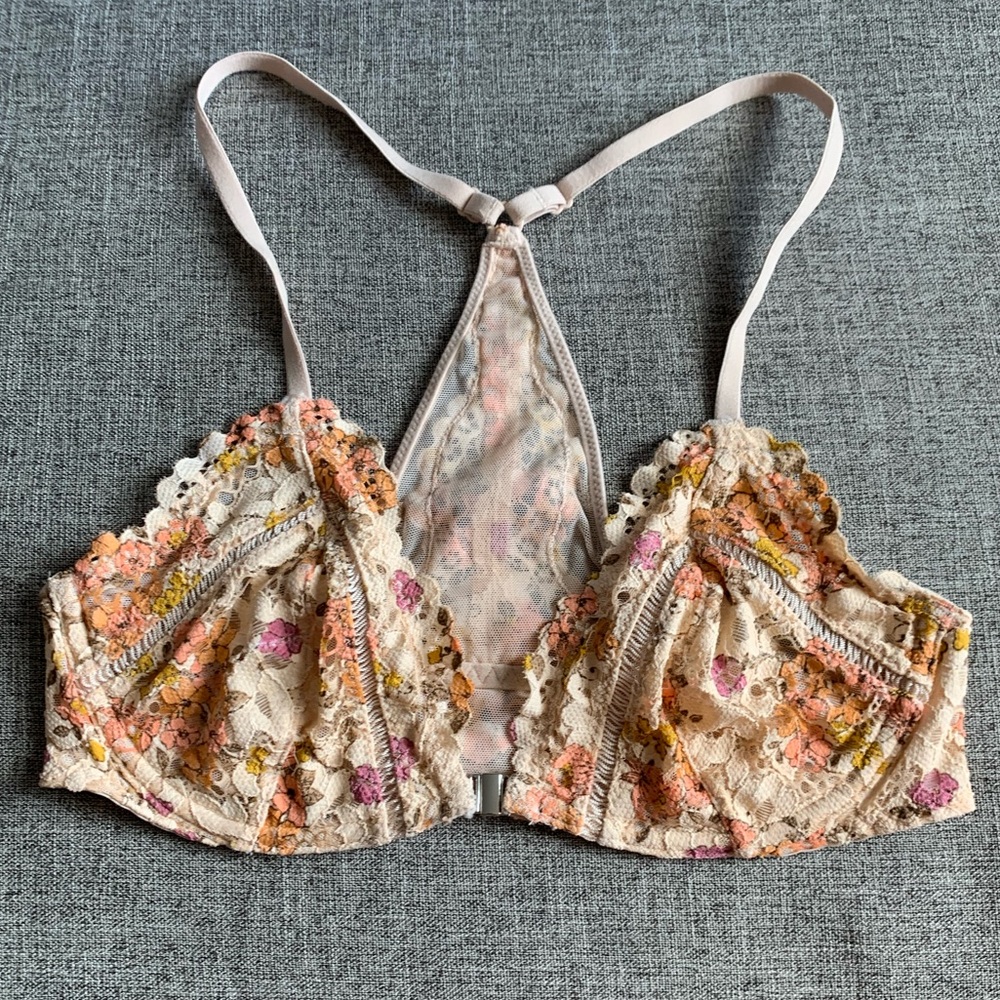 Victoria’s Secret NOT PADDED underwire Bra